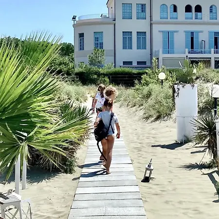 Lodge4 Seafront With Private Patio, Family Friendly, Mins From Pisa Leaning Tower *
