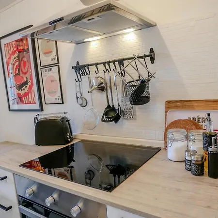 Apartment Lodge4 Seafront With Private Patio, Family Friendly, Mins From Pisa Leaning Tower *