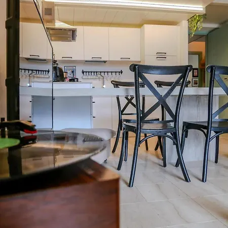 Apartment Lodge4 Seafront With Private Patio, Family Friendly, Mins From Pisa Leaning Tower Calambrone