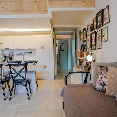 Apartment Lodge4 Seafront With Private Patio, Family Friendly, Mins From Pisa Leaning Tower