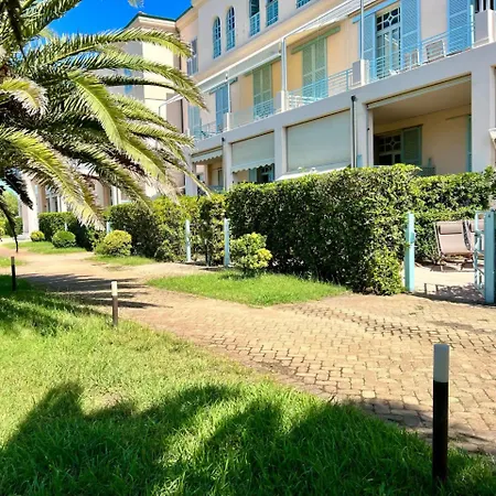 Lodge4 Seafront With Private Patio, Family Friendly, Mins From Pisa Leaning Tower