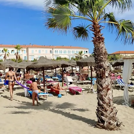 Lodge4 Seafront With Private Patio, Family Friendly, Mins From Pisa Leaning Tower *
